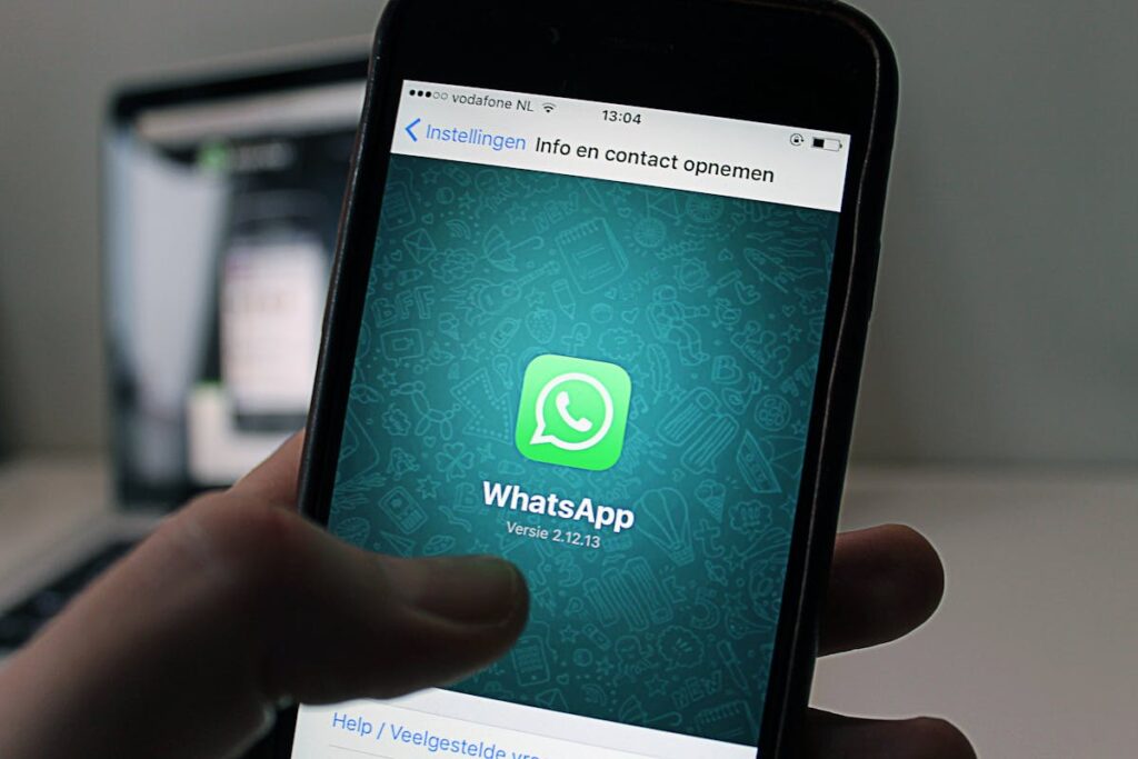 How to Use WhatsApp’s Built-in Document Scanner